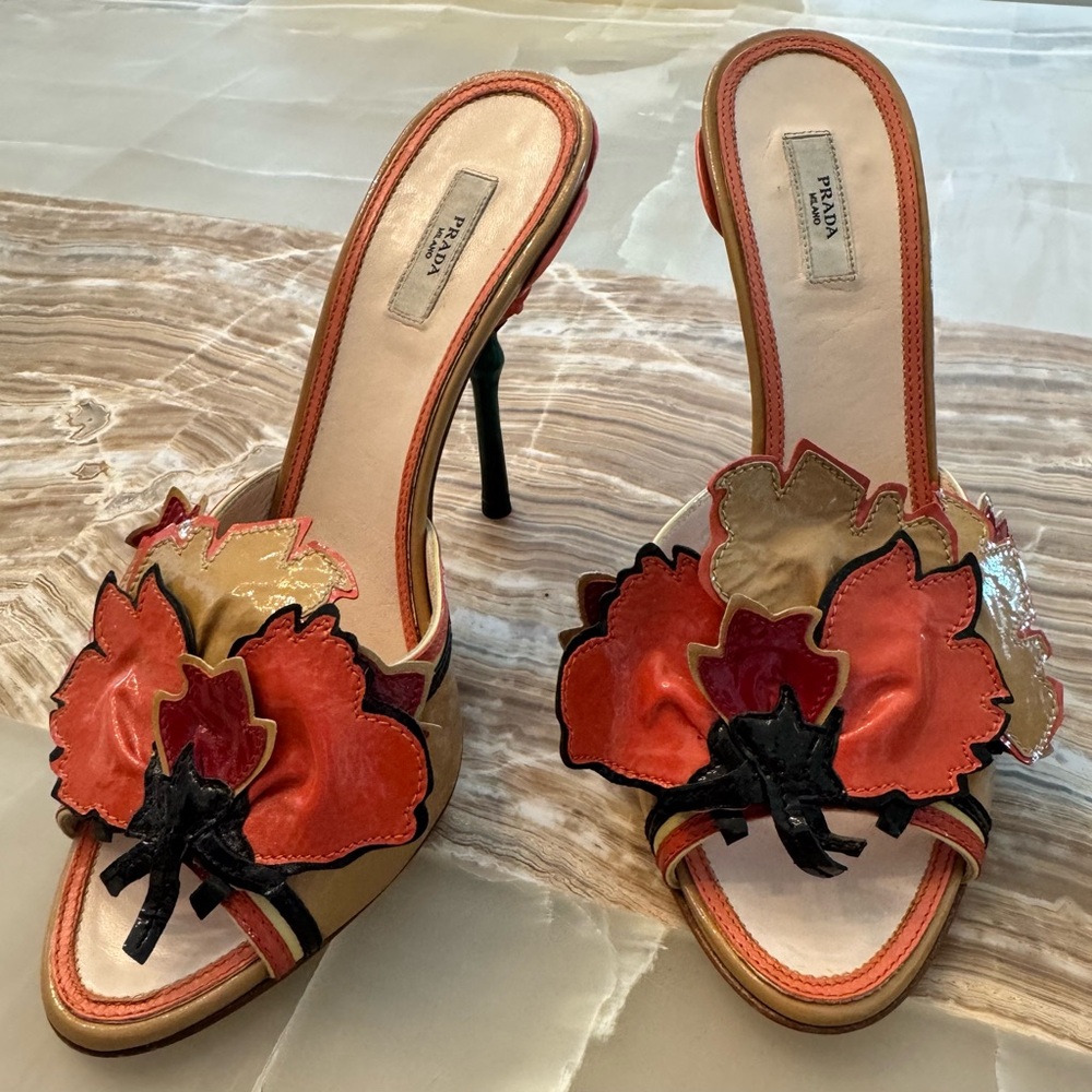 Prada Women's Floral Red and Black Heels